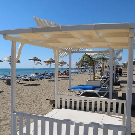 на берегу моря Caesar Beach D 3-4 *