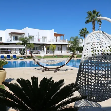 на берегу моря Caesar Beach D 3-4 *