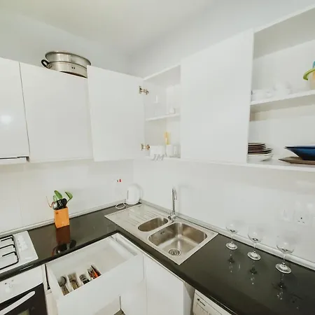 на берегу моря Caesar Beach D 3-4 Trikomo